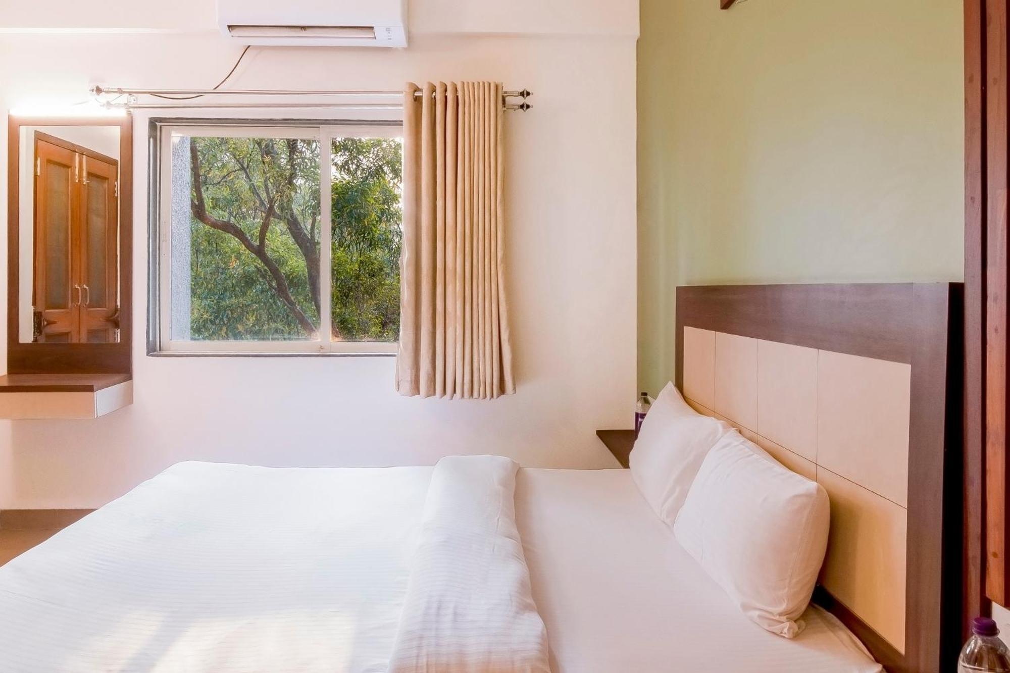 Sterling Stolen Heaven Lonavala Hotel Kamer foto